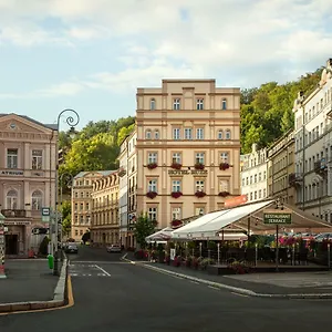 Ruze Hotel Karlsbad